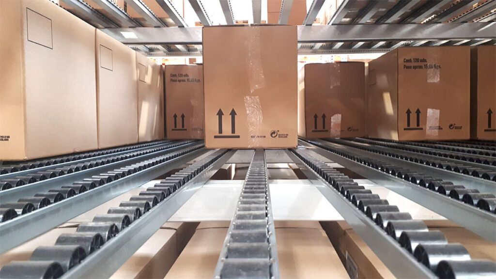 Carton flow rack system on warehouse Dubai