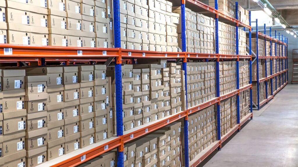 Long span Shelving warehouse services in U.A.E